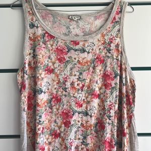 Sleeveless EYESHADOW Floral and cream high-low top